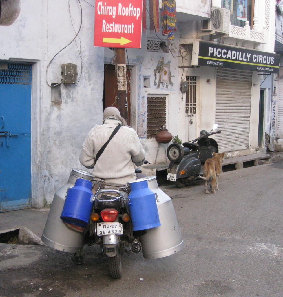 Rajasthan milkman servicing Hindu and Muslims along Pakistan border