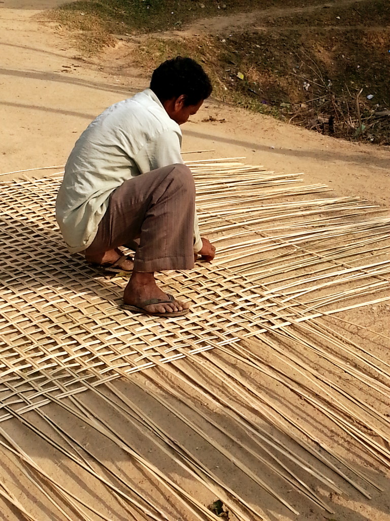 weaving bamboo for basha